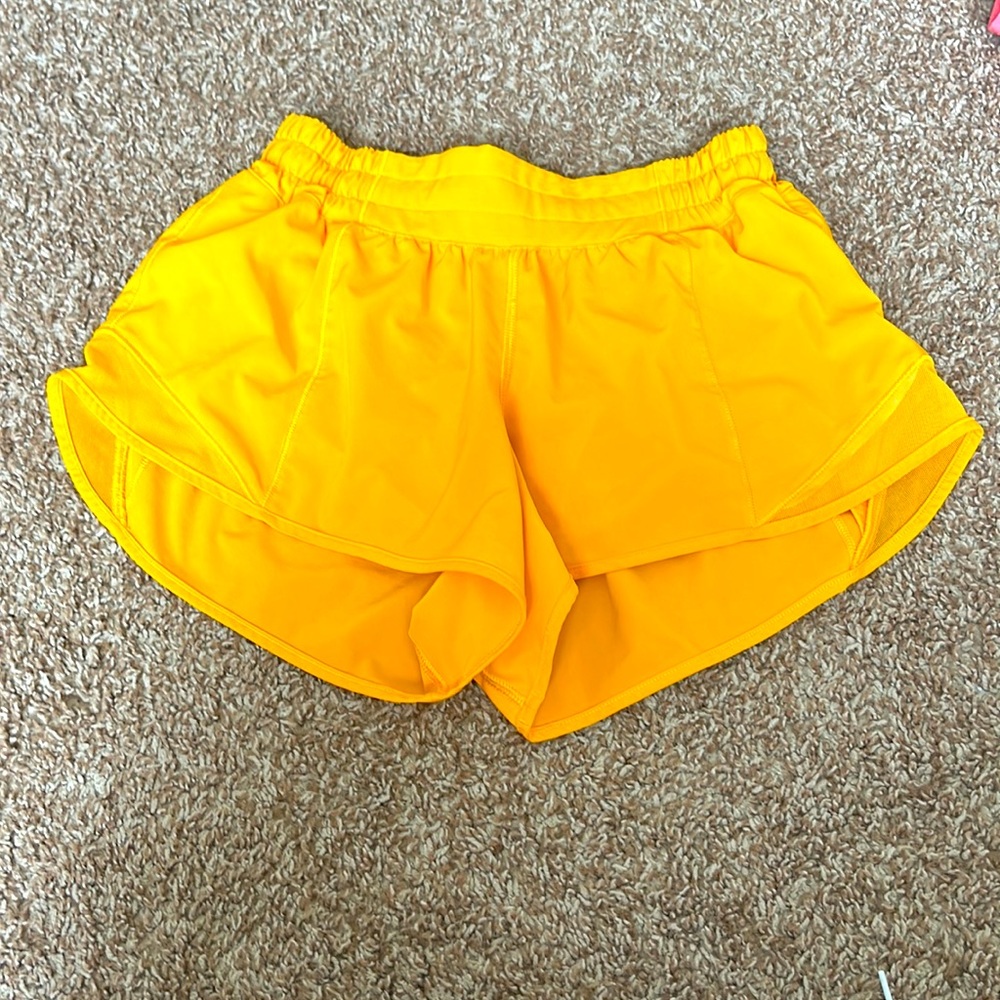 clementine lululemon hotty hot shorts
